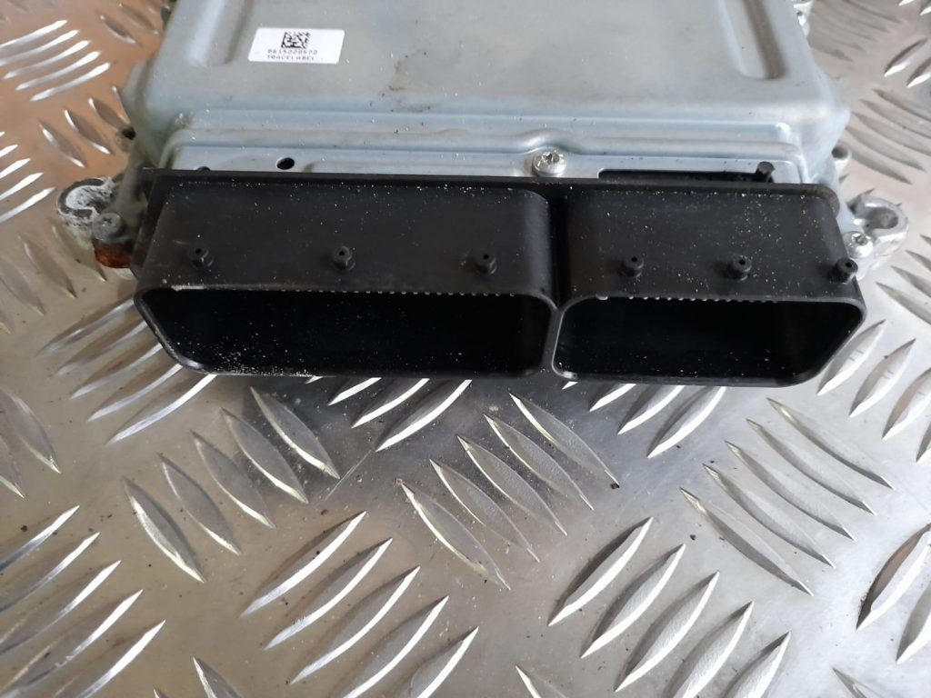 Dzinēja vadības bloks priekš VOLVO S40 2007