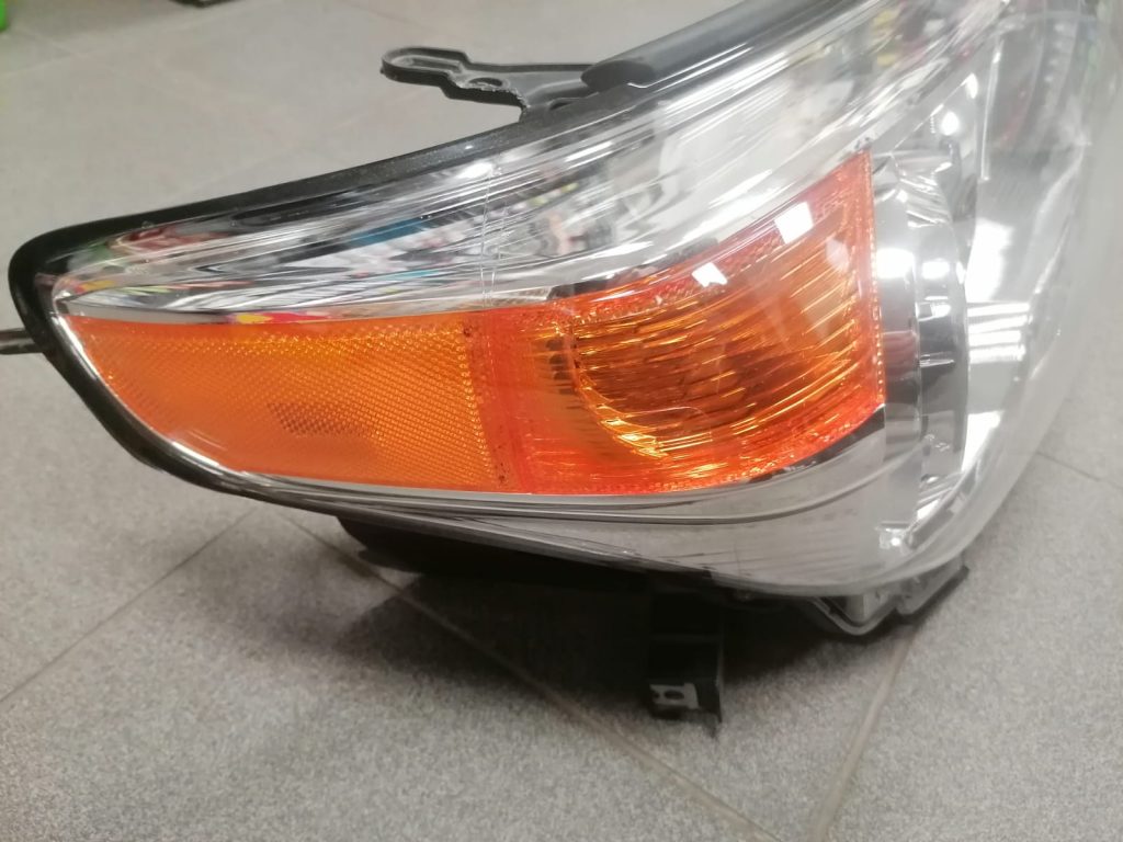 Priekšējais labais lukturis priekš Toyota Land Cruiser 2013- 8114560F30