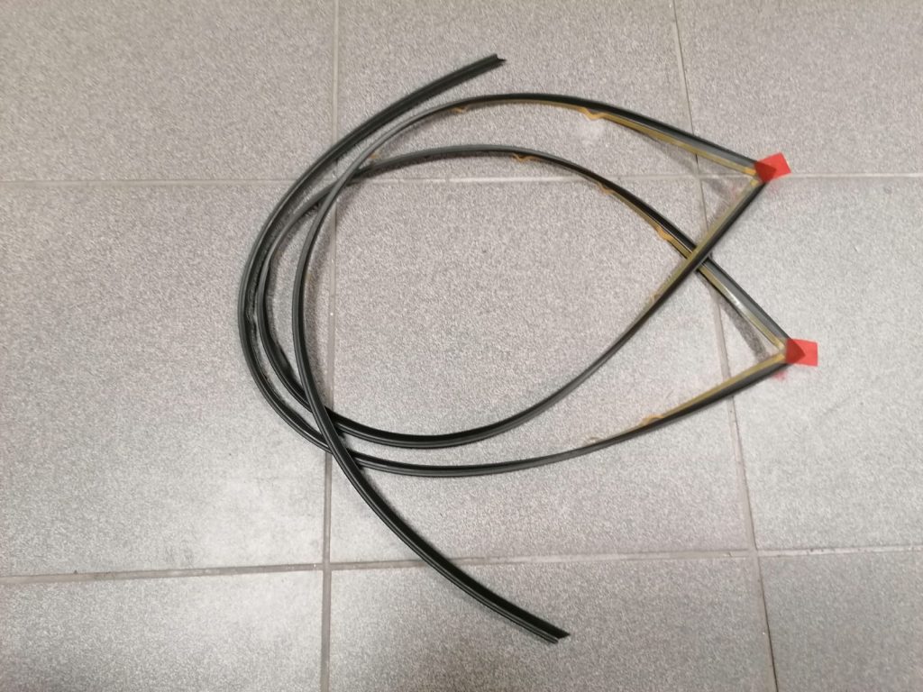 Vējstikla moldings priekš TOYOTA 7553312690 1 Vējstikla moldings priekš TOYOTA 7553312690