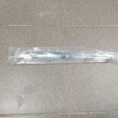 Priekšējā režģa hromēta uzlika priekš TOYOTA AVENSIS 2012