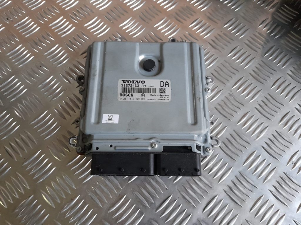 Dzinēja vadības bloks priekš VOLVO S40 2007