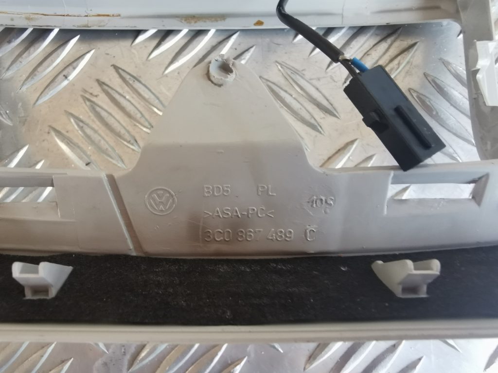 Salona apgaismojuma panelis priekš VW PASSAT CC 2009 6 Salona apgaismojuma panelis priekš VW PASSAT CC 2009