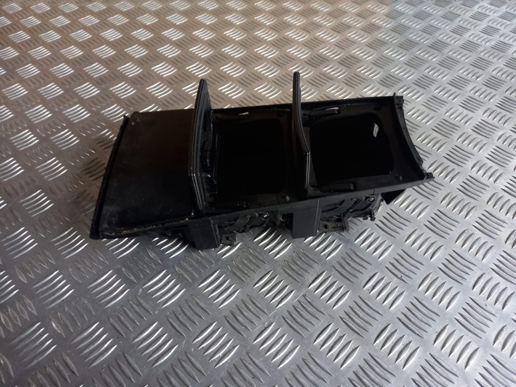 Centrālās konsoles nodalījums priekš MERCEDES BENZ ML320 2005 BLACK