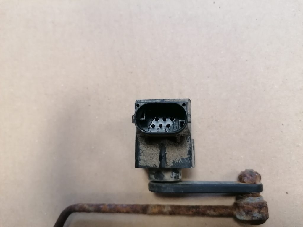 Lukturu diapazona korekcijas sensors, aizmugurē priekš MERCEDES BENZ CLS 320 2005 2 Lukturu diapazona korekcijas sensors, aizmugurē priekš MERCEDES BENZ CLS 320 2005