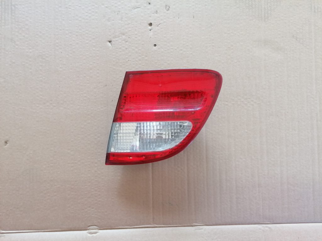 Bagāžnieka vāka labais lukturis priekš MERCEDES BENZ CLS 320 2005