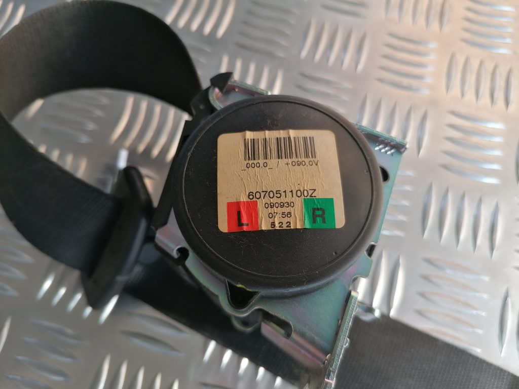 Aizmugurējā kreisa drošības josta priekš BMW 1 E87 2009 WHITE