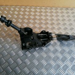 Ātrumu pārslēgšanas slēdzis priekš TOYOTA AVENSIS 2012