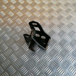 Dzinēja kronšteins priekš TOYOTA AVENSIS 2012