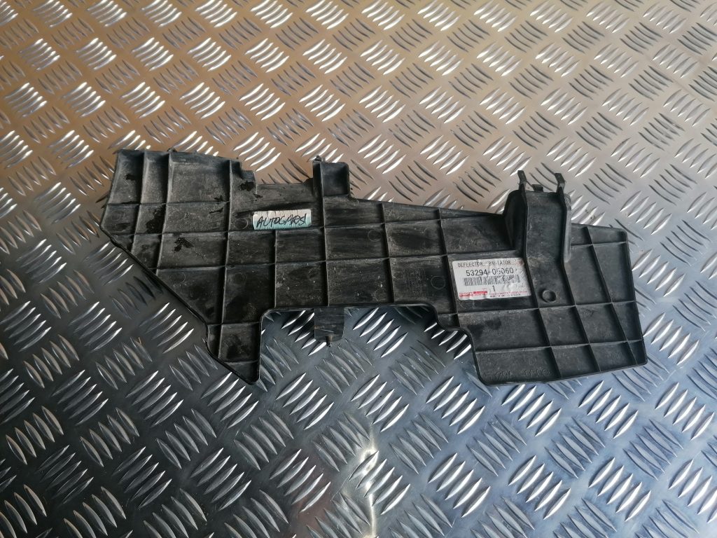 Ieplūdes gaisa deflektors/Difuzors priekš TOYOTA AVENSIS 2012