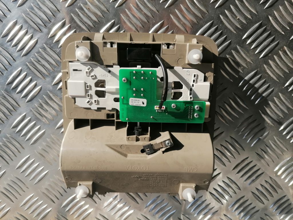 Salona apgaismojuma panelis priekš TOYOTA AVENSIS 2012