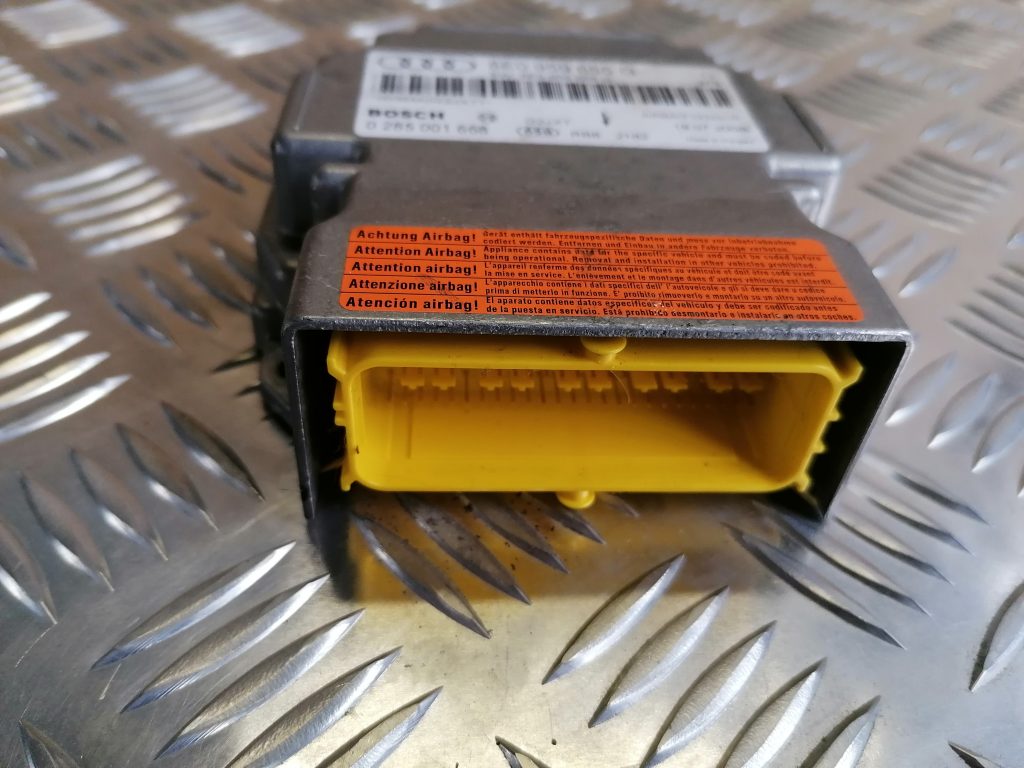 Drošības spilvena vadības bloks priekš AUDI A4 2007 3 Drošības spilvena vadības bloks priekš AUDI A4 2007