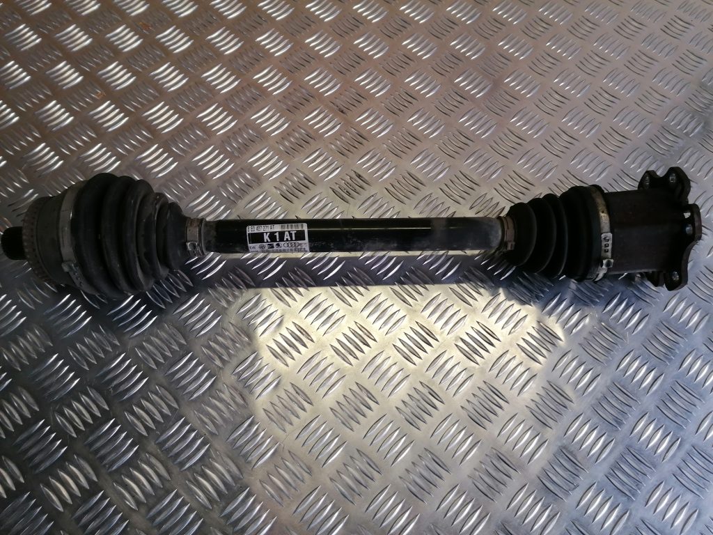 Pusass priekšējā kreisā priekš AUDI A4 2007 1 Pusass priekšējā kreisā priekš AUDI A4 2007