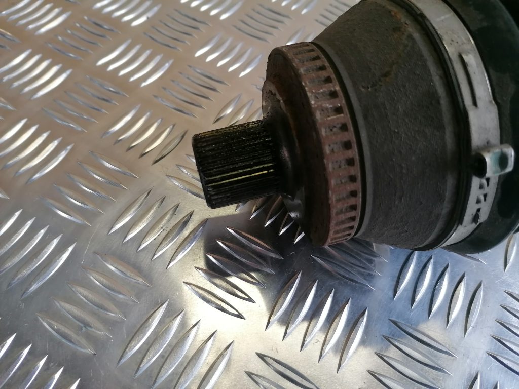 Pusass priekšējā kreisā priekš AUDI A4 2007 2 Pusass priekšējā kreisā priekš AUDI A4 2007