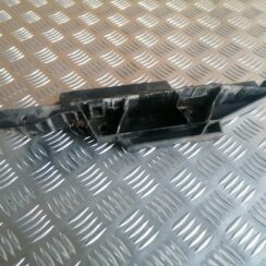 Akumulatora pamatnes kronšteins priekš AUDI A4 2007