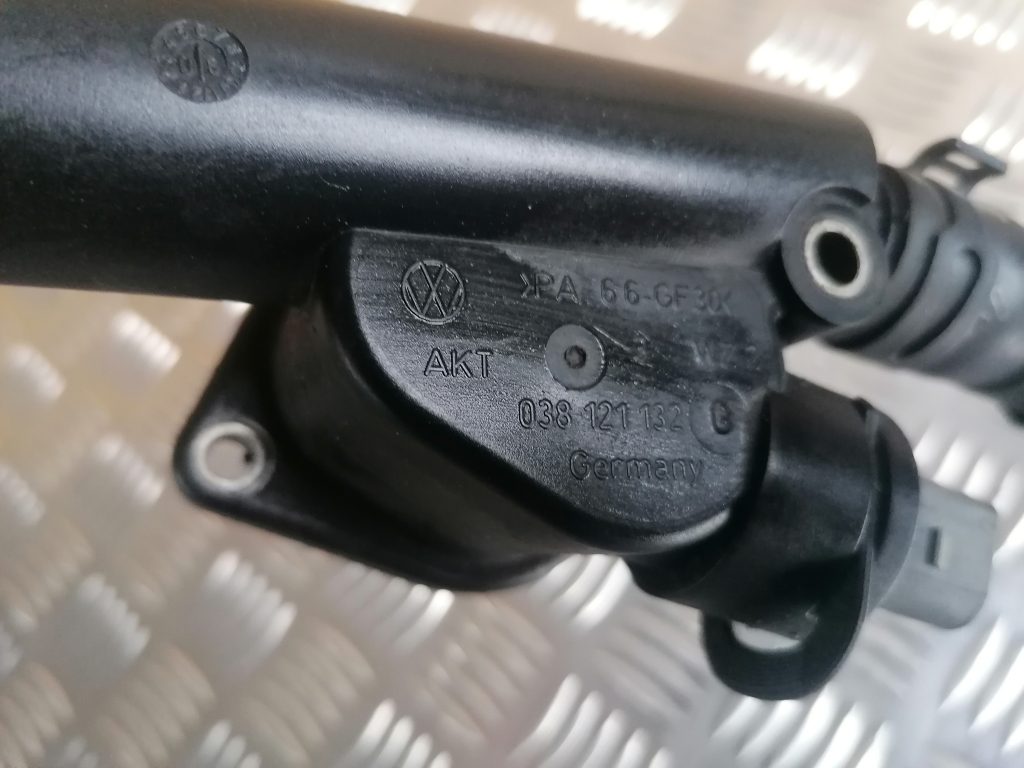 Dzesēšanas šķidruma šļūtene priekš AUDI A4 2007 2 Dzesēšanas šķidruma šļūtene priekš AUDI A4 2007