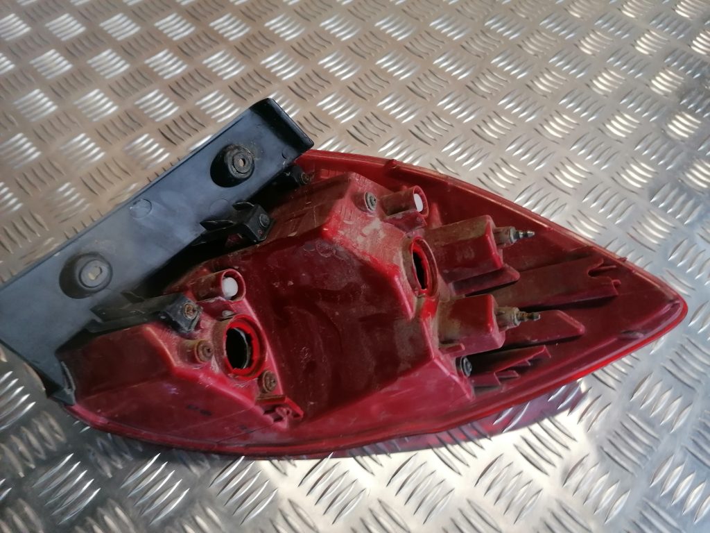 Aizmugurējais kreisais lukturis priekš KIA CEED 2013 3 Aizmugurējais kreisais lukturis priekš KIA CEED 2013