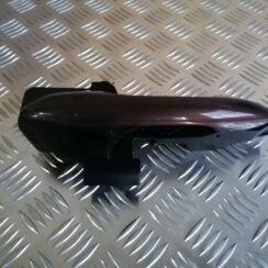 Priekšējāis labais durvju rokturis priekš KIA CEED 2013