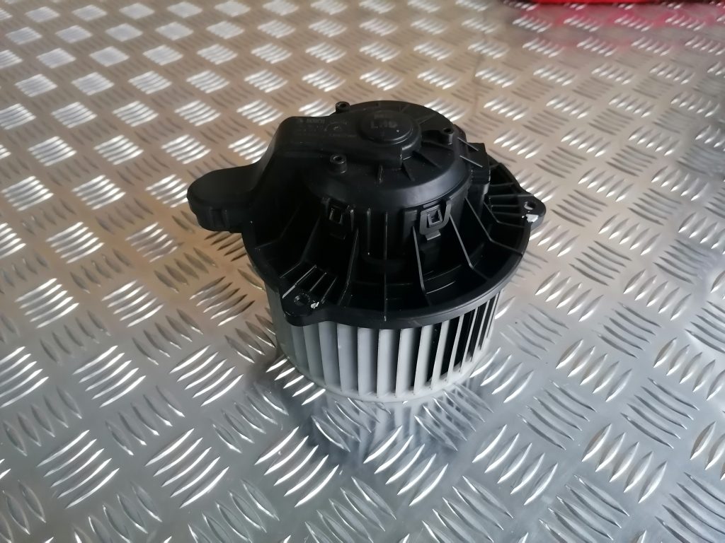 Salona ventilators priekš KIA CEED 2013 1 Salona ventilators priekš KIA CEED 2013