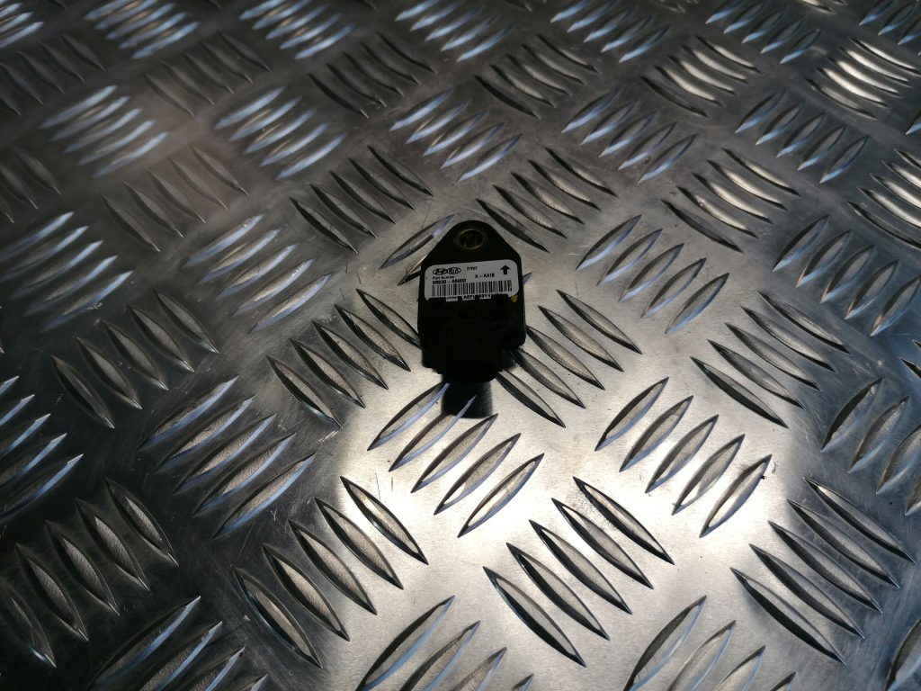 Drošības spilvena trieciensensors priekš KIA CEED 2013 1 Drošības spilvena trieciensensors priekš KIA CEED 2013