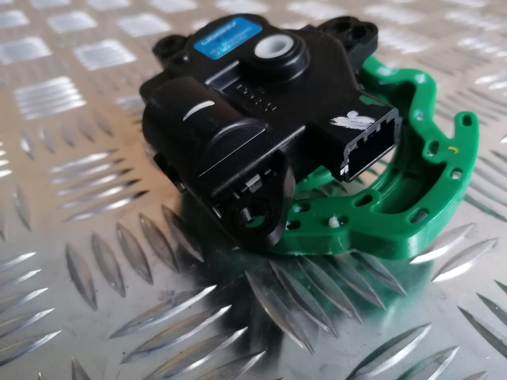 Apsildes sistēmas aktuators priekš KIA CEED 2013