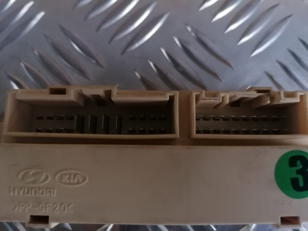 Centrālas atslēgas vadības bloks priekš KIA CEED 2013 2 Centrālas atslēgas vadības bloks priekš KIA CEED 2013