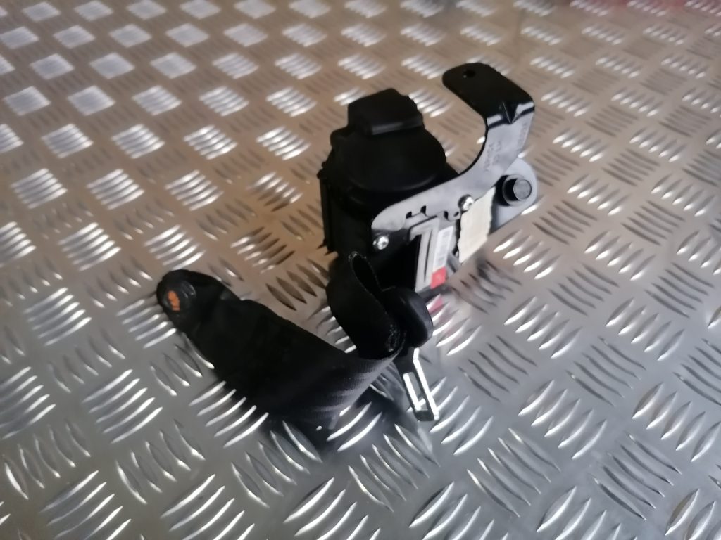 Aizmugurējā kreisa drošības josta priekš KIA CEED 2013