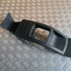 Centrālās konsoles (apdares) vidēja daļa priekš VW POLO 2008