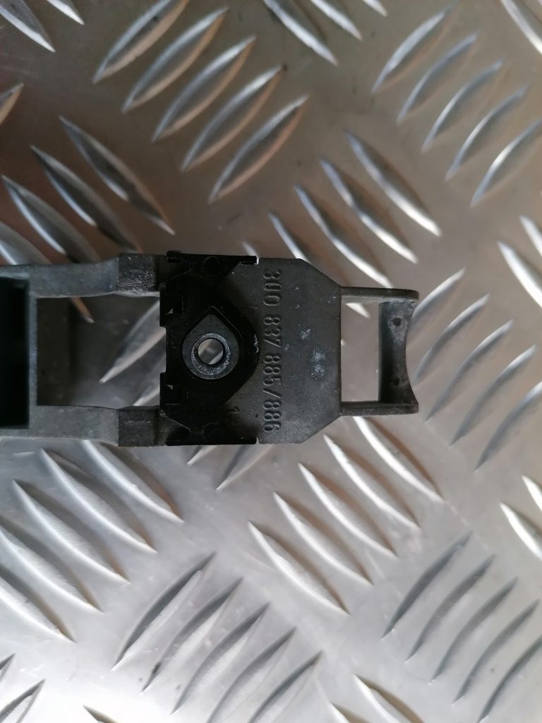 Aizmugurējais kreisais durvju rokturis priekš VW POLO 2008