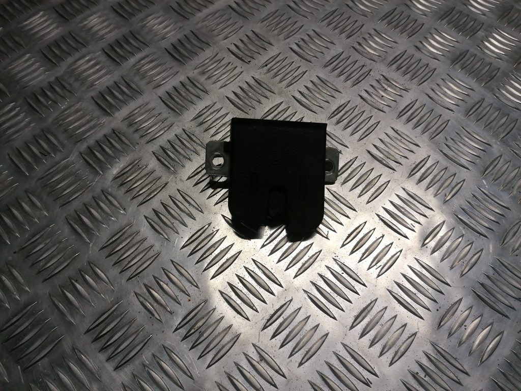 Bagāžnieka vāka slēdzene priekš VW POLO 2008 1 Bagāžnieka vāka slēdzene priekš VW POLO 2008