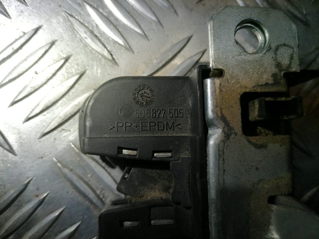 Bagāžnieka vāka slēdzene priekš VW POLO 2008 2 Bagāžnieka vāka slēdzene priekš VW POLO 2008