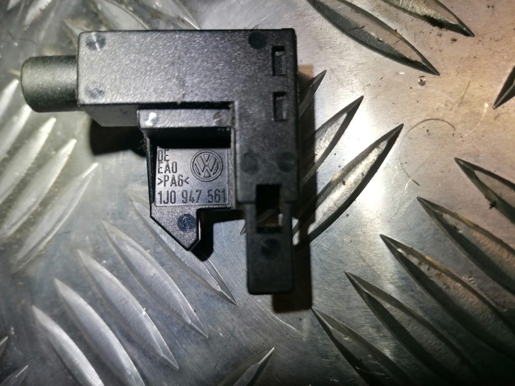 Stāvbremzes devējs priekš VW POLO 2008