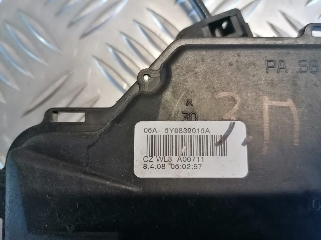 Aizmugurējo labo durvju slēdzene priekš ŠKODA FABIA 2008 3 Aizmugurējo labo durvju slēdzene priekš ŠKODA FABIA 2008