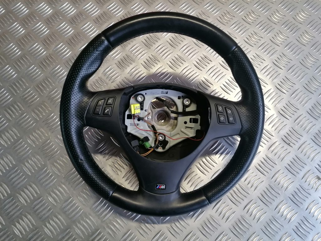 Stūre priekš BMW 330D E91 2008 TOURING 1 Stūre priekš BMW 330D E91 2008 TOURING