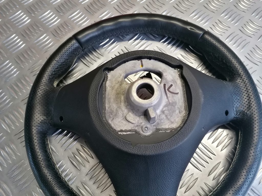 Stūre priekš BMW 330D E91 2008 TOURING 4 Stūre priekš BMW 330D E91 2008 TOURING