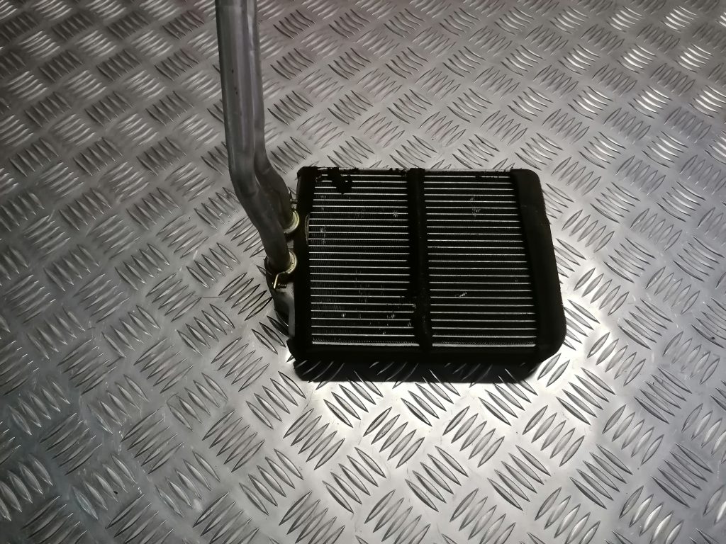 Apsildes sistēmas radiators priekš BMW 330D E91 2008 TOURING 1 Apsildes sistēmas radiators priekš BMW 330D E91 2008 TOURING