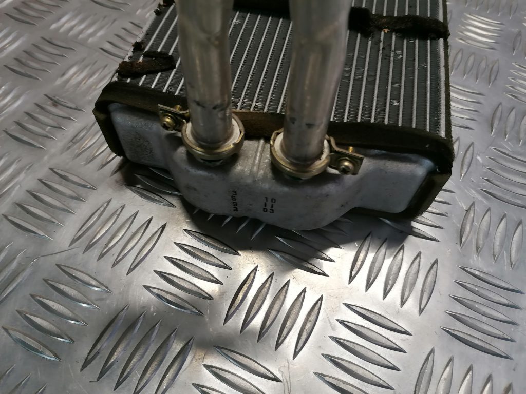 Apsildes sistēmas radiators priekš BMW 330D E91 2008 TOURING 2 Apsildes sistēmas radiators priekš BMW 330D E91 2008 TOURING