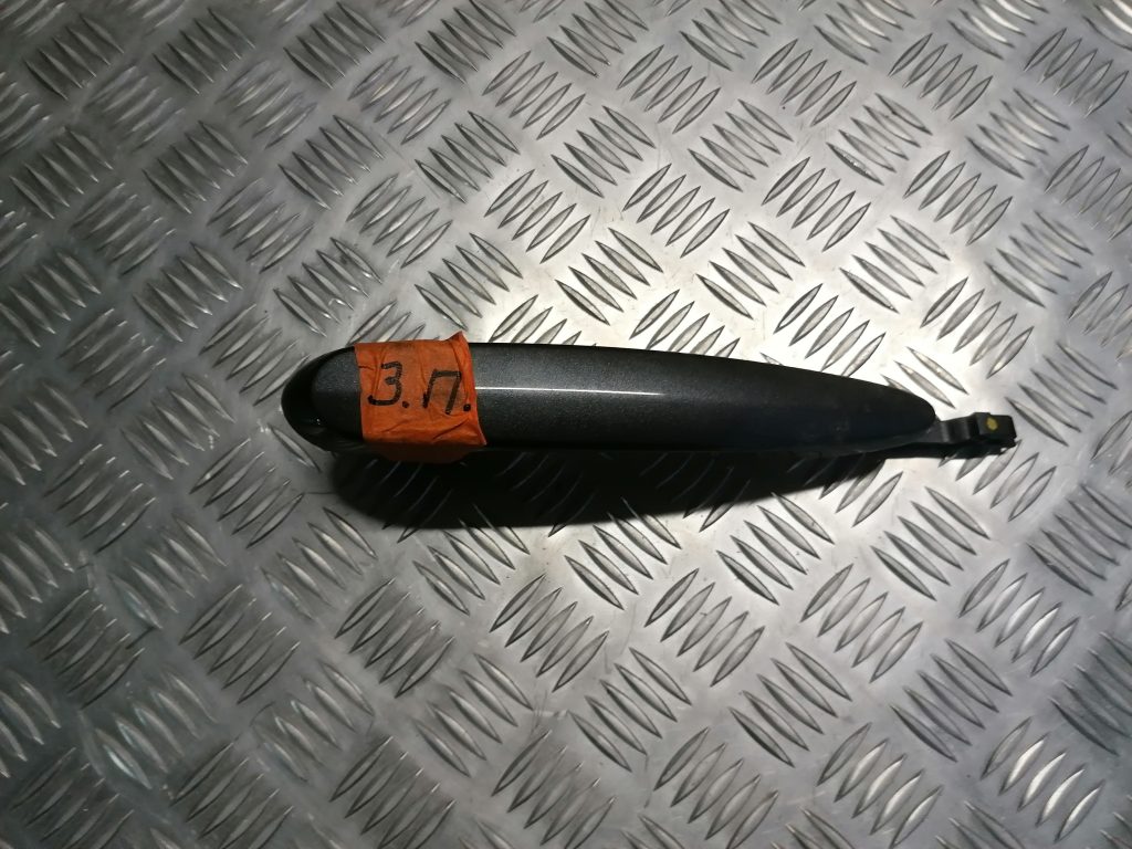 Aizmugurējāis labais durvju rokturis priekš BMW 330D E91 2008 TOURING 2 Aizmugurējāis labais durvju rokturis priekš BMW 330D E91 2008 TOURING