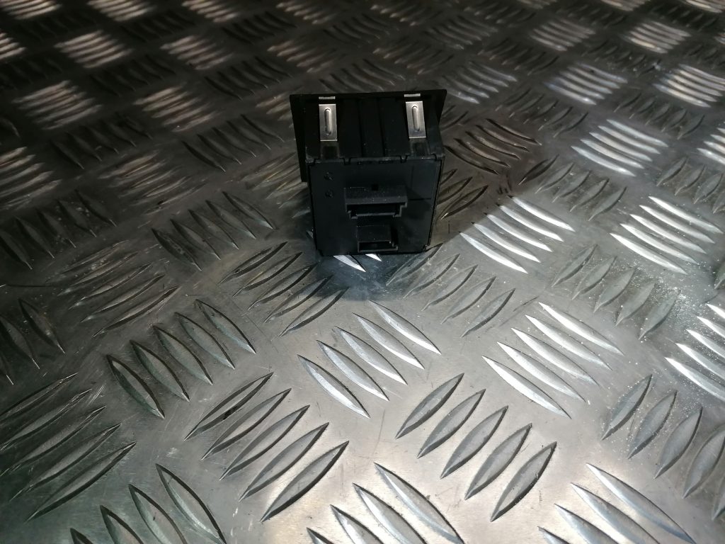 Mērinstrumentu paneļa pārslēgšanas pogas priekš BMW 330D E91 2008 TOURING 3 Mērinstrumentu paneļa pārslēgšanas pogas priekš BMW 330D E91 2008 TOURING