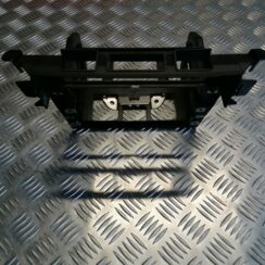 Automašīnas radio kronšteins priekš BMW 330D E91 2008 TOURING