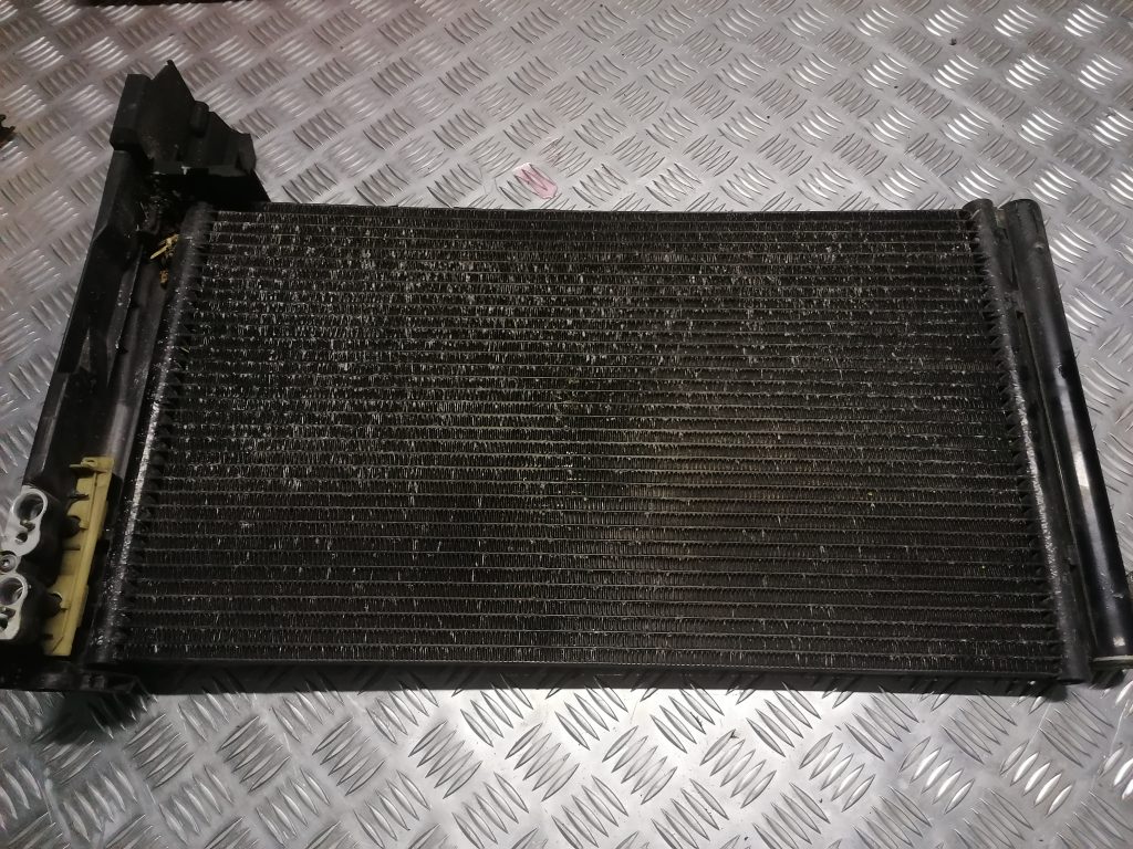 Dzesēšanas radiators priekš BMW 330D E91 2008 TOURING 1 Dzesēšanas radiators priekš BMW 330D E91 2008 TOURING