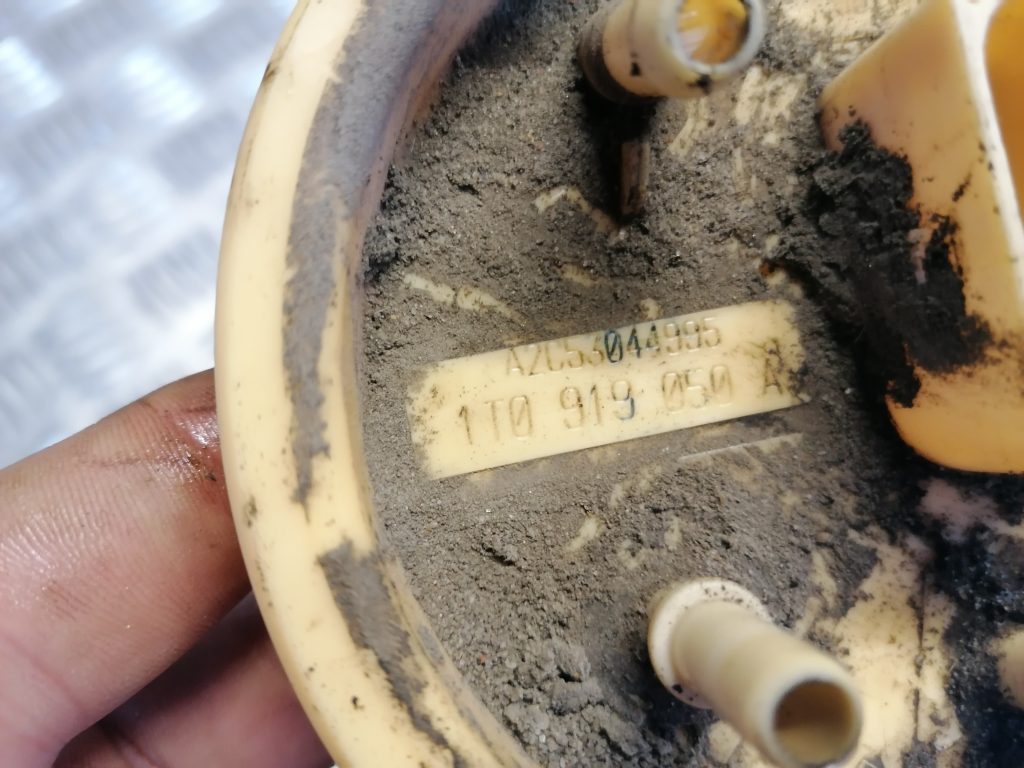 Degvielas tvertnes sūknis priekš VW TOURAN 2005 2 Degvielas tvertnes sūknis priekš VW TOURAN 2005