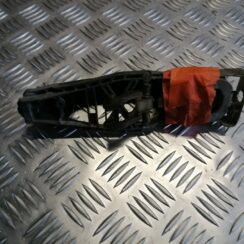 Priekšējāis labais durvju rokturis priekš VW TOURAN 2005