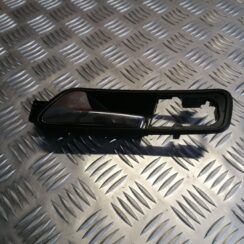 Salona durvju rokturis, priekšējais kreisais priekš VW TOURAN 2005