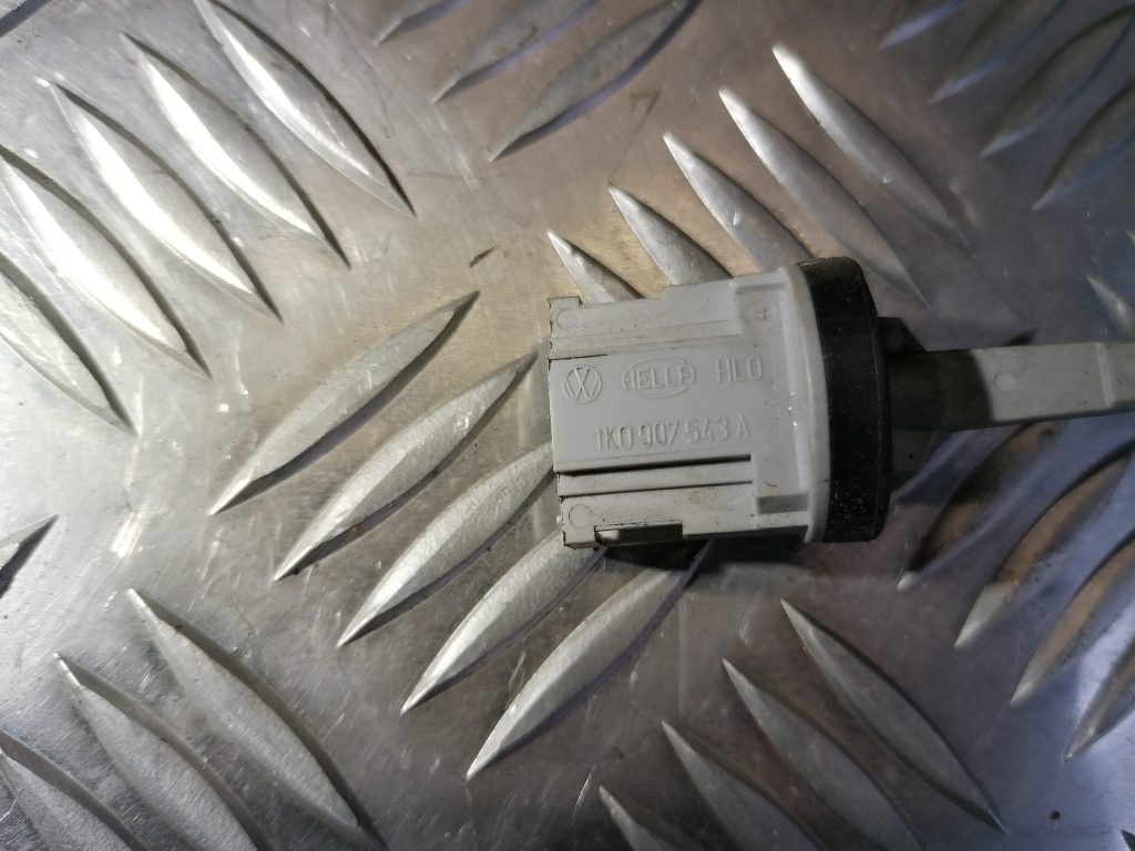 Temperatūras devejs priekš VW TOURAN 2005 2 Temperatūras devejs priekš VW TOURAN 2005