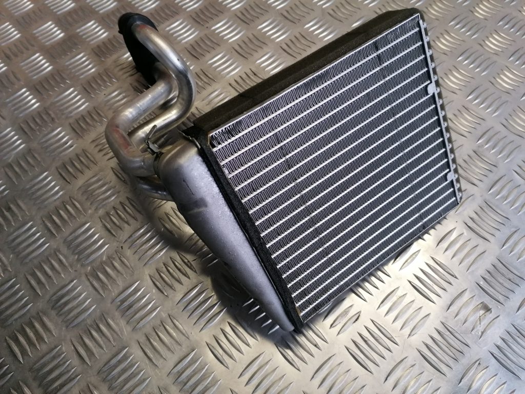 Apsildes sistēmas radiators priekš VW TOURAN 2005
