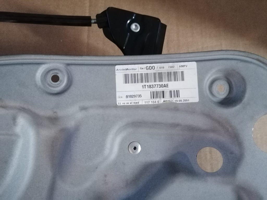 Stikla pacelšanas mehānisma panele priekš VW TOURAN 2005