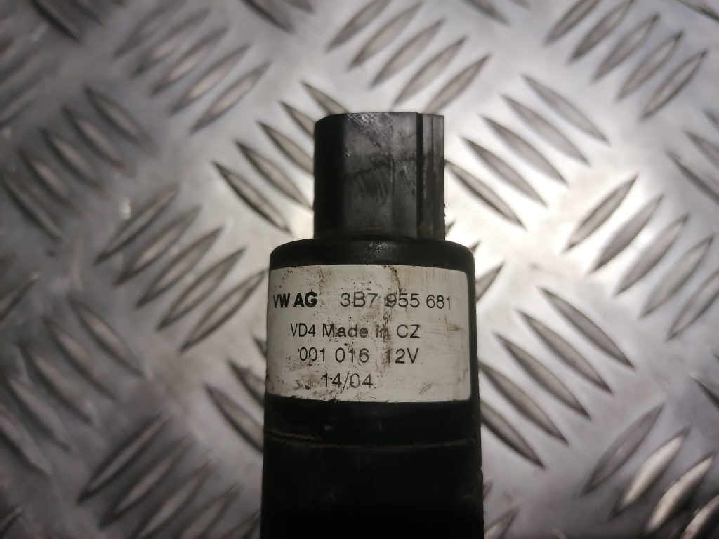 Mazgātāja šķidruma sūknis priekš VW TOURAN 2005