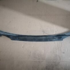 Vējstikla uzlikas (deflektora) režģis priekš VW TOURAN 2005