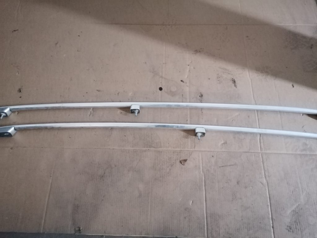 Jumta reliņi priekš VW TOURAN 2005 1 Jumta reliņi priekš VW TOURAN 2005