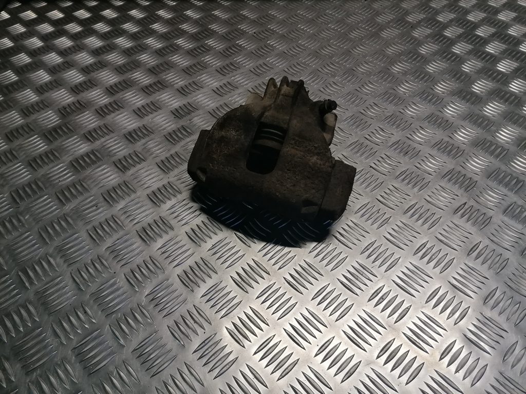 Priekšējais kreisais suports priekš VOLVO V70 2007